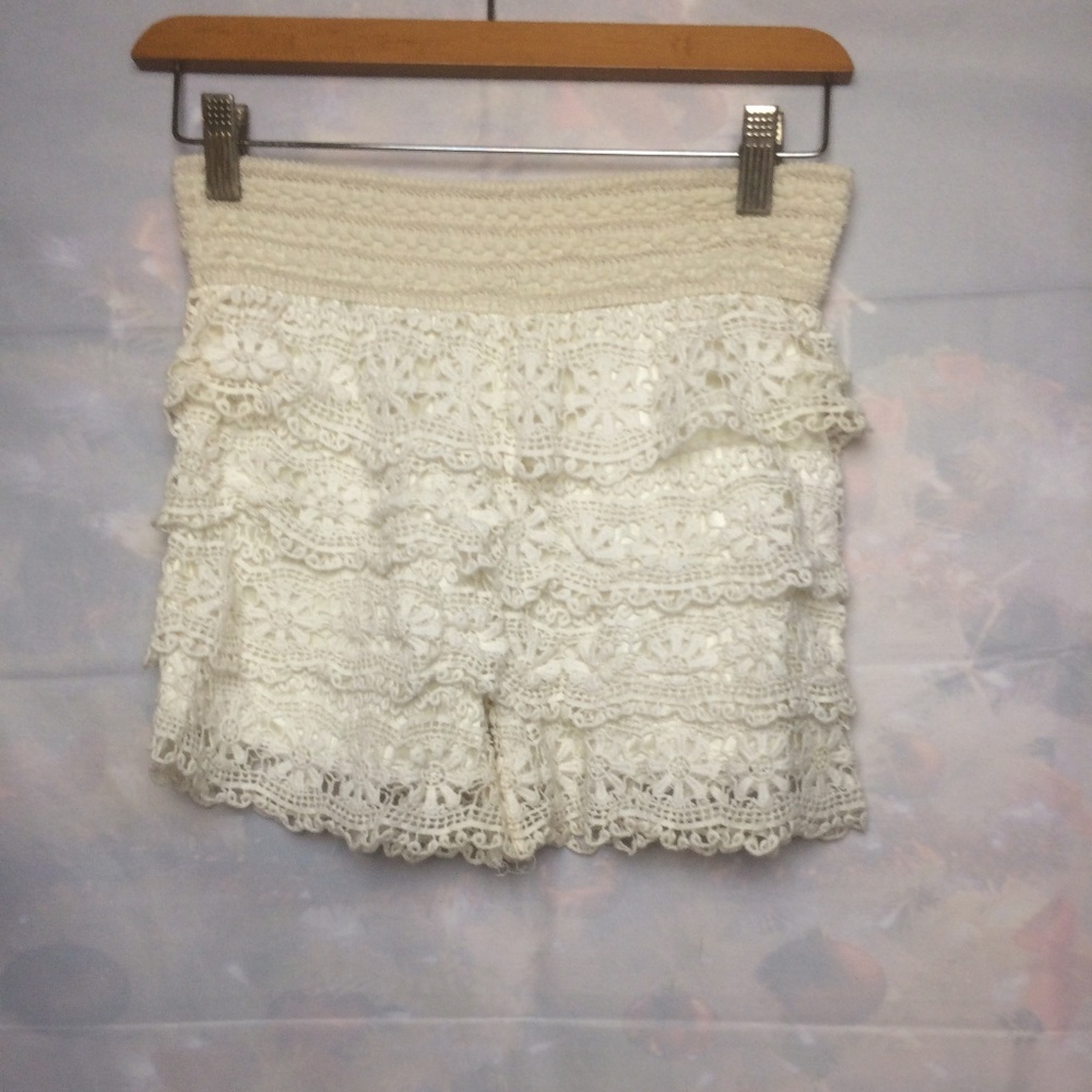 Brandy Melville White lattice Shorts